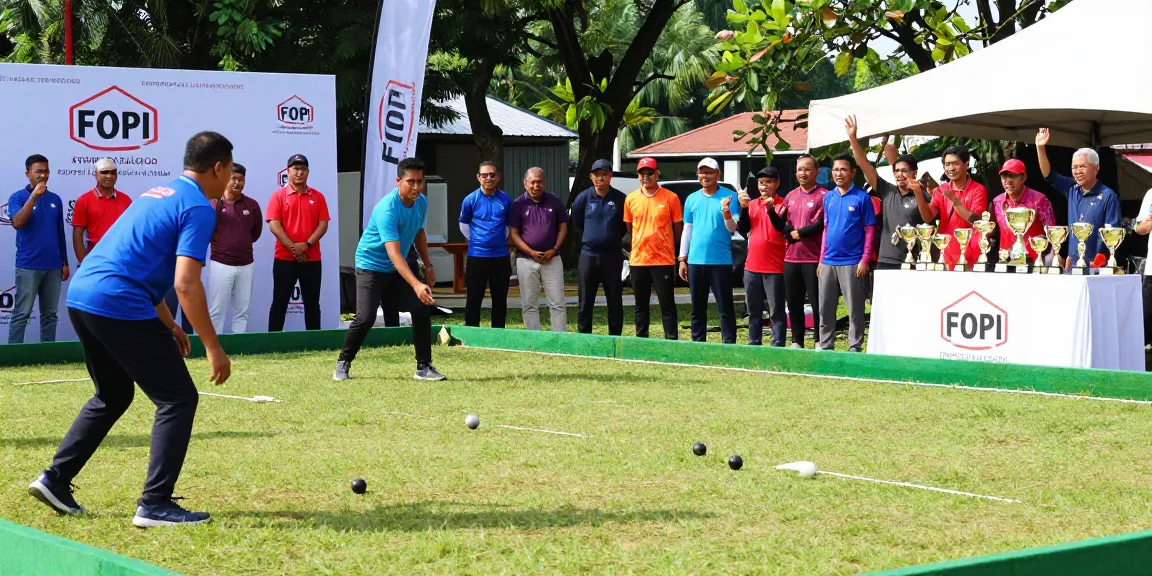 Exciting petanque gameplay at FOPI Kota Palopo events showcasing community spirit and competition for fopikotapalopo.org.